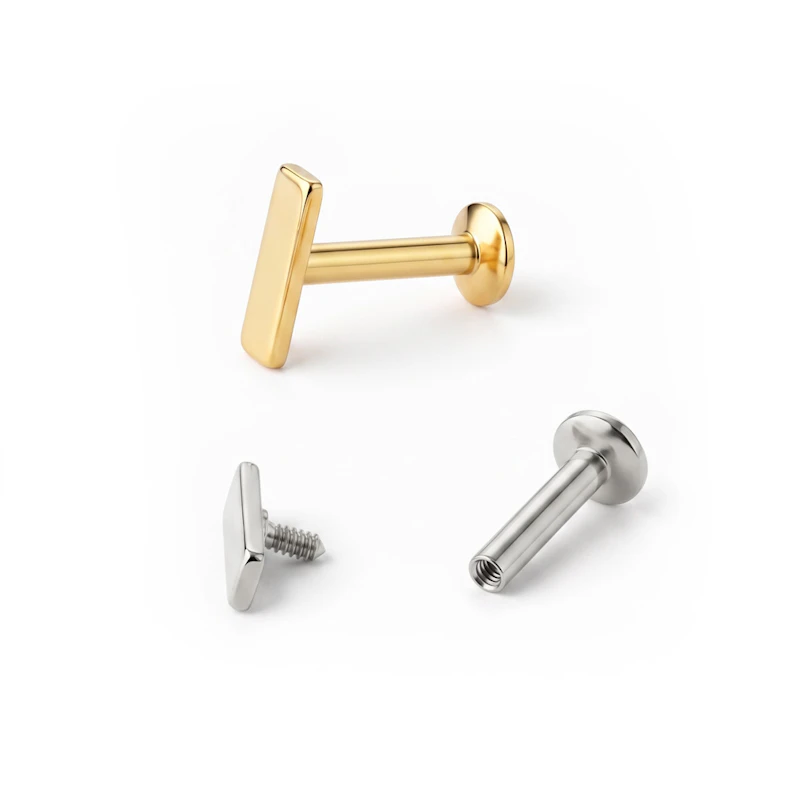 Labret avec haut rectangulaire et filetage interne