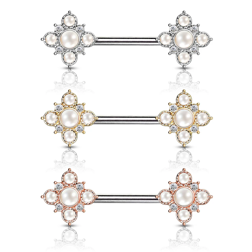 Piercing pour le téton avec des fleurs en forme de perles