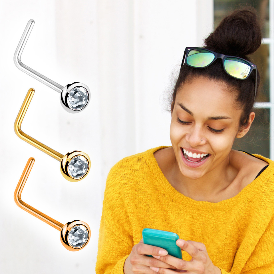 Piercing au nez en or 14 carats avec une jolie pierre