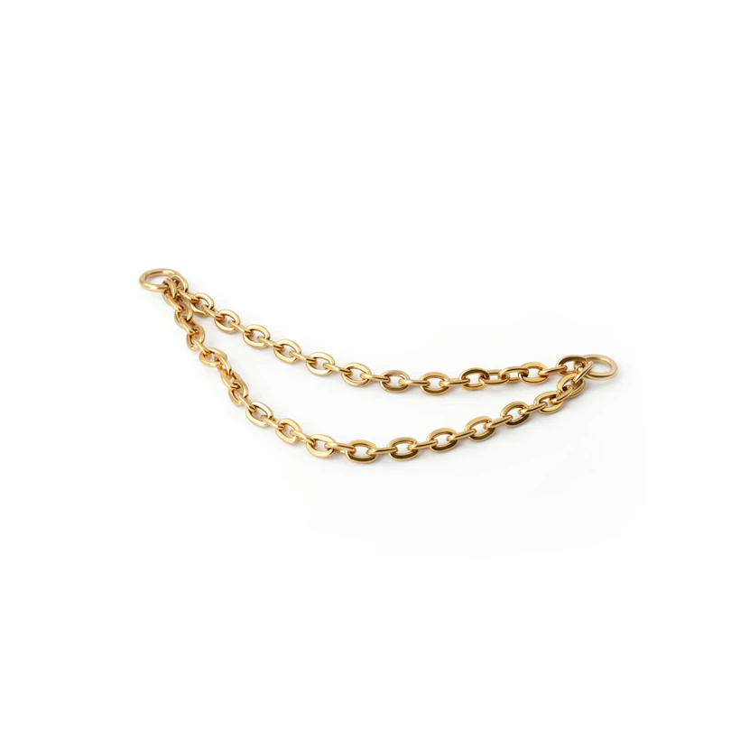 Double chaîne en titane pour relier les piercings