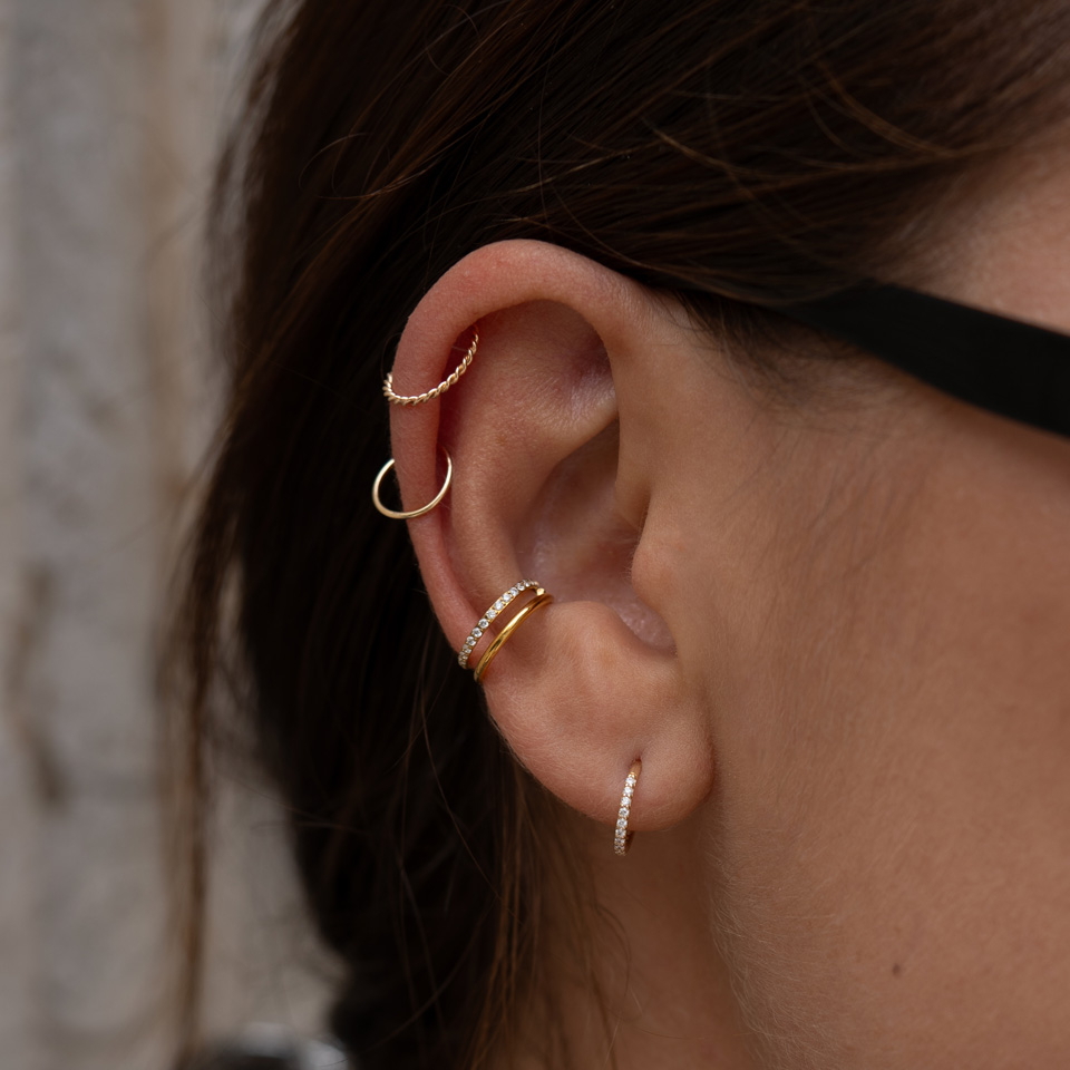 Anneau ouvert simple torsadé en or 14 carats