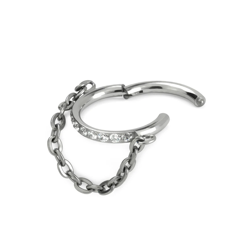 Anneau segment orné de pierres avec une chaîne