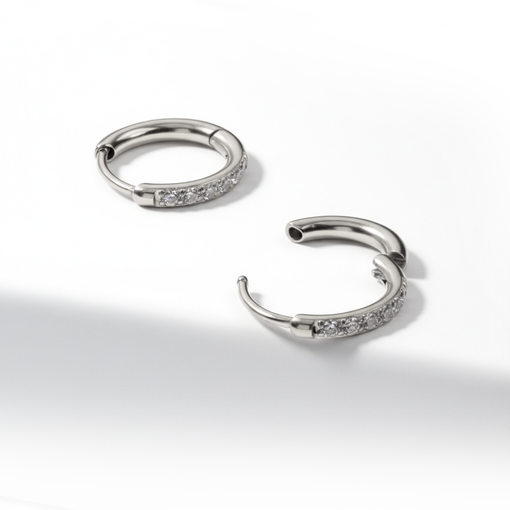 Paire de créoles en acier chirurgical avec des pierres