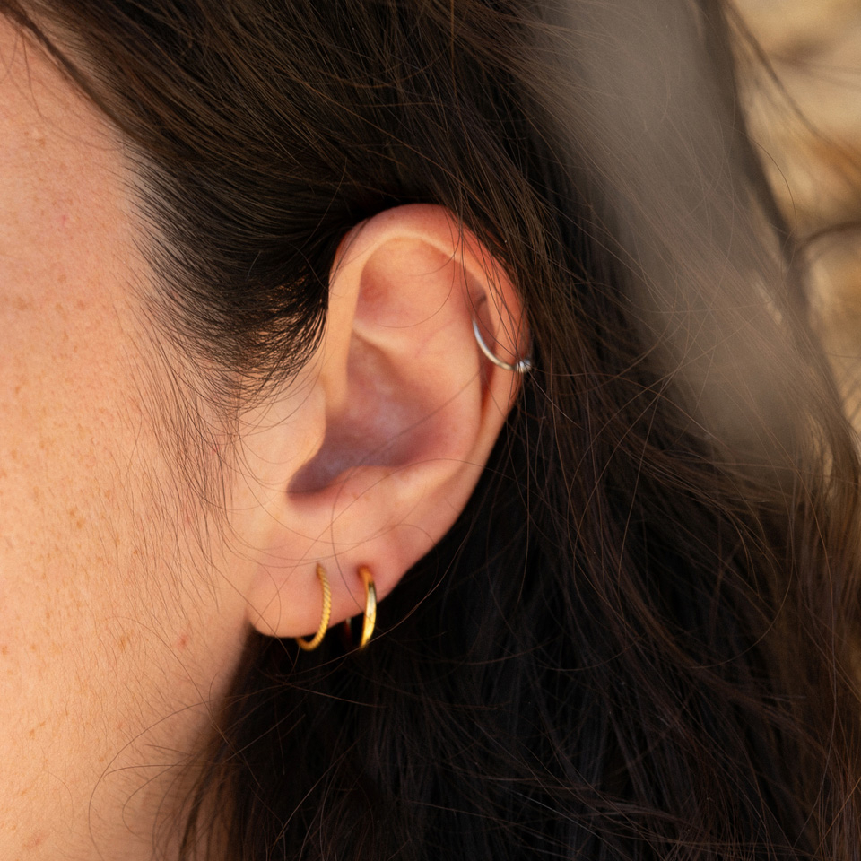 Anneau à perle fixe en plusieurs couleurs