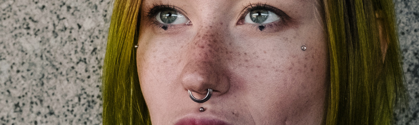 Tout Savoir sur les Piercings de Surface